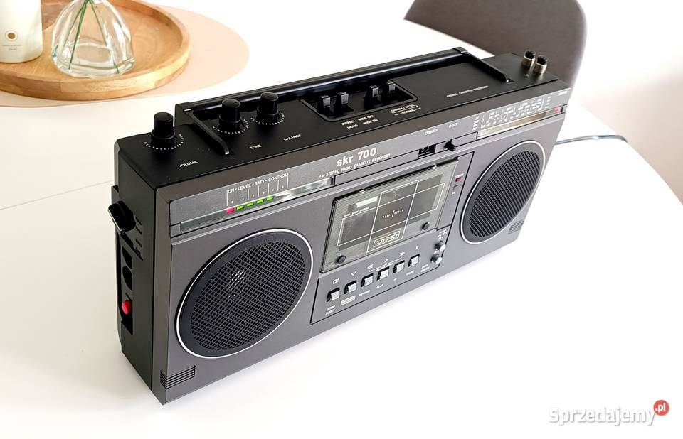 Radiomagnetofon RFT SKR 700 Nowe paski