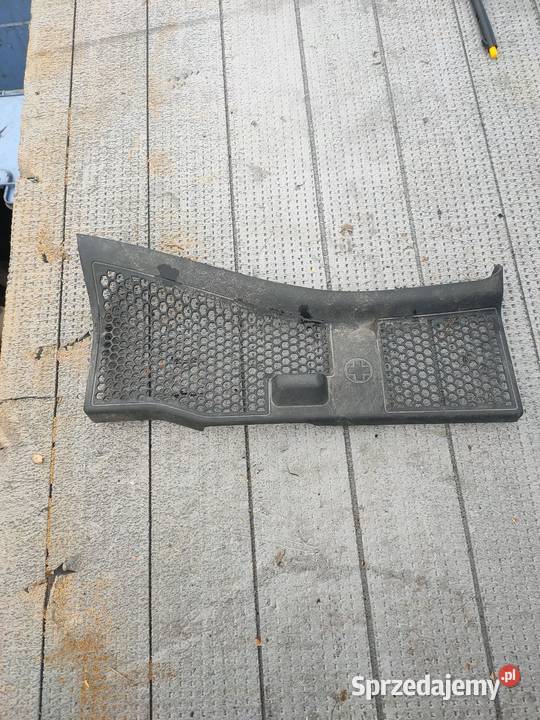 Osłona klemy dodatniej pod podszybiem A4 B8