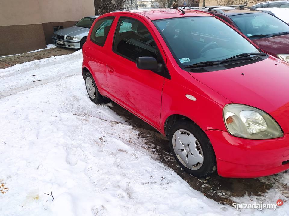 Toyota Yaris 10 benzyna z oplatami
