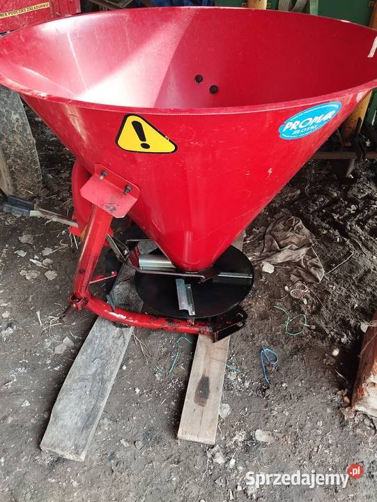 Rozsiewacz nawozów lejek lubelskie Maszów