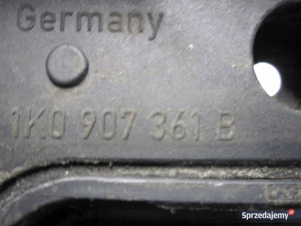 PASSAT B7 13r obudowa skrzynki bezpieczników