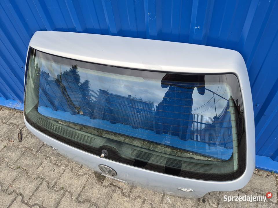 KLAPA BAGAŻNIKA Z PRZEZNACZENIEM NA SZYBĘ VW Działoszyce