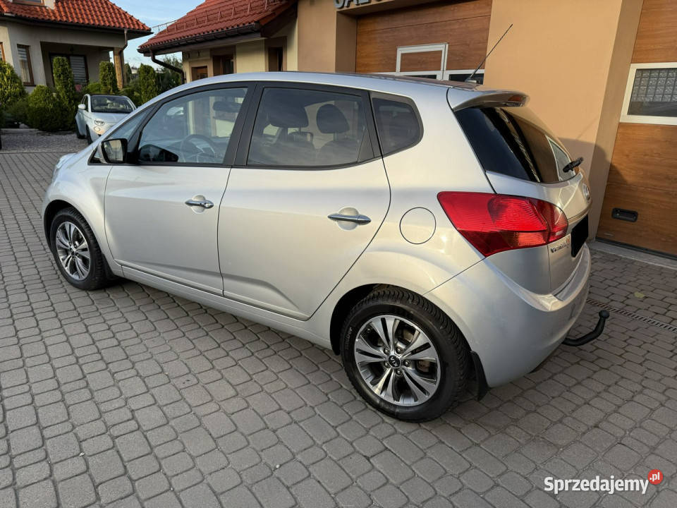 Kia Venga 16 125 Klimatronik Sewis 1Właściciel gniazdo AUX Orzech