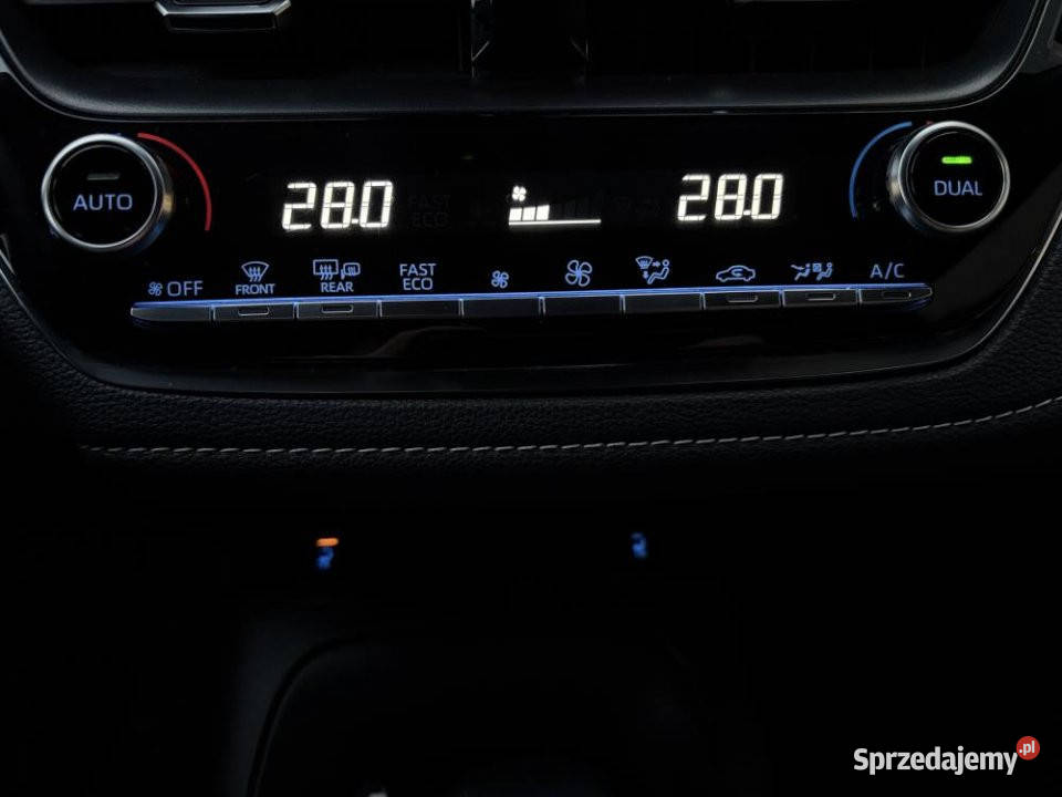 Toyota Corolla 2022r Salon Niski przebieg Warszawa