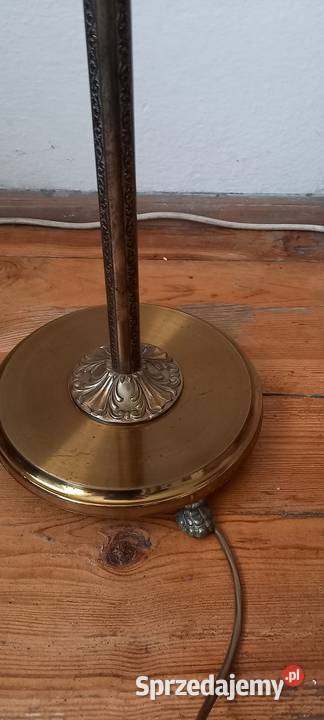 Ładna mosiężna lampa podłogowa z abażurem Skierniewice