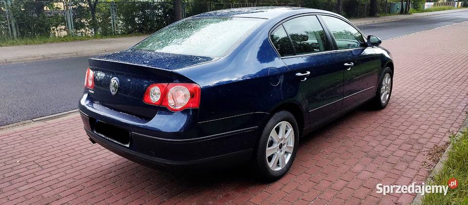 VW Passat 16 MPIdoskonały stan techniczny niebieski Passat Czeladź