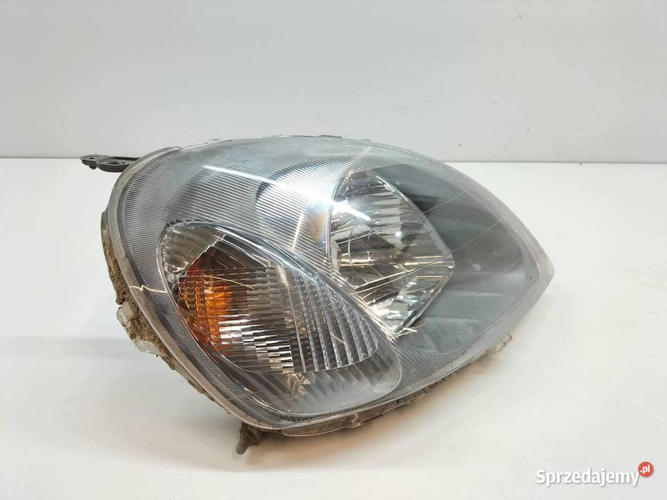 LAMPA PRZÓD PRAWA EU PRZED LIFT ŁADNA Toyota