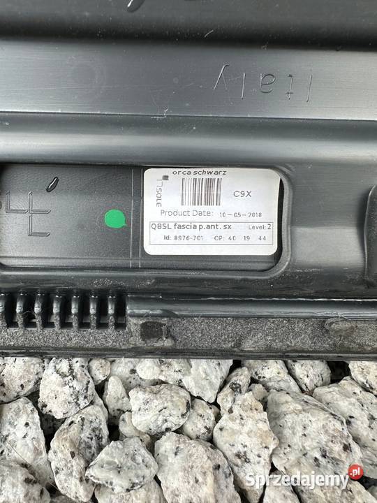 Audi Q8 OE 4M8853959B listwa drzwi lewy przód