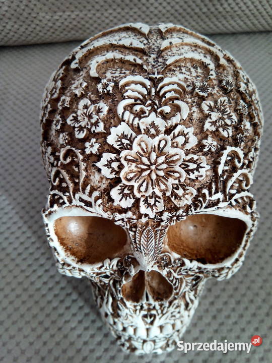 Misternie rzeźbiona duża czaszka motywy kwiatowe śląskie Tychy