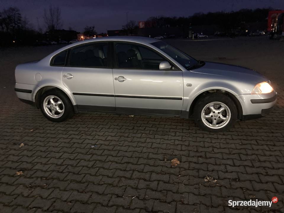 VW Passat 16 benzyna Sedan / Limuzyna śląskie Chorzów
