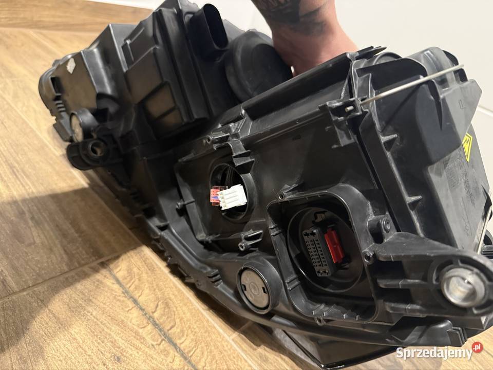 Lampa prawa Bixenon Passat b7 Valeo Witkowo Drugie