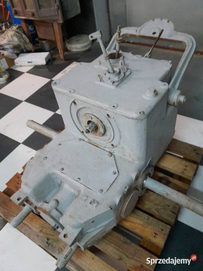 Ciągnik Dzik 2 z przyczepą w trakcie remontu wielkopolskie Puszczykowo