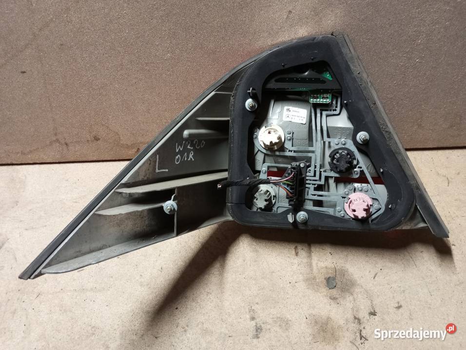 LAMPA TYŁ PRAWA MERCEDES SKLASA W 220 Tarnów