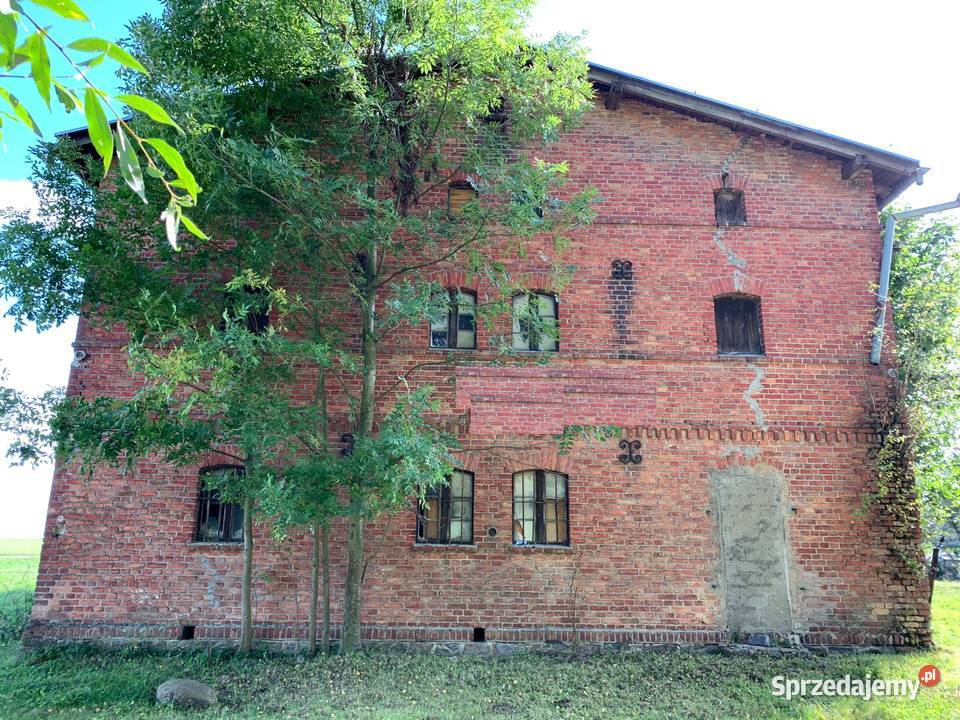 Budynek z ogromnym potencjałem usługowym Stolno