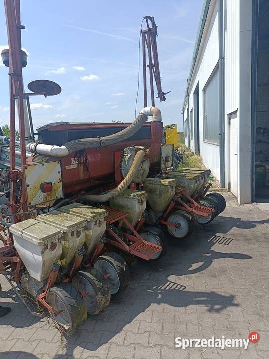 Siewnik Becker do kukurydzy 8 nieuszkodzony Leszno