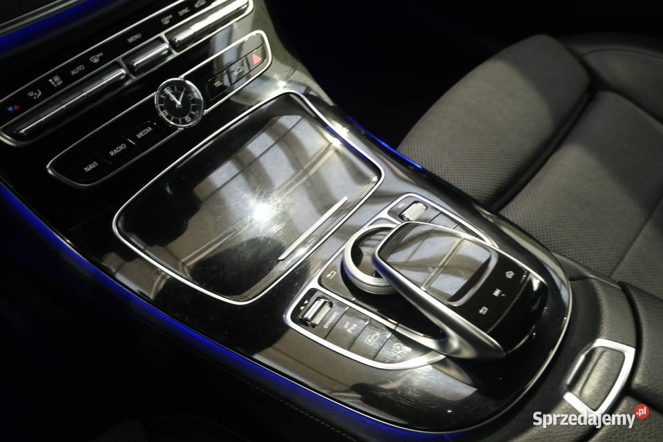 MERCEDESBENZ E350D 2017 298700 ccm 258 mazowieckie Warszawa