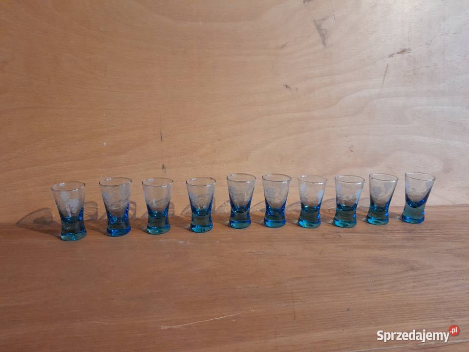 Stare kieliszki do wódki niebieskie szkło 10 Porcelana i szkło sprzedam