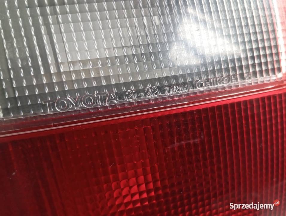 TOYOTA CARINA E KOMBI LAMPA TYŁ PRAWA W KLAPĘ dolnośląskie Wrocław