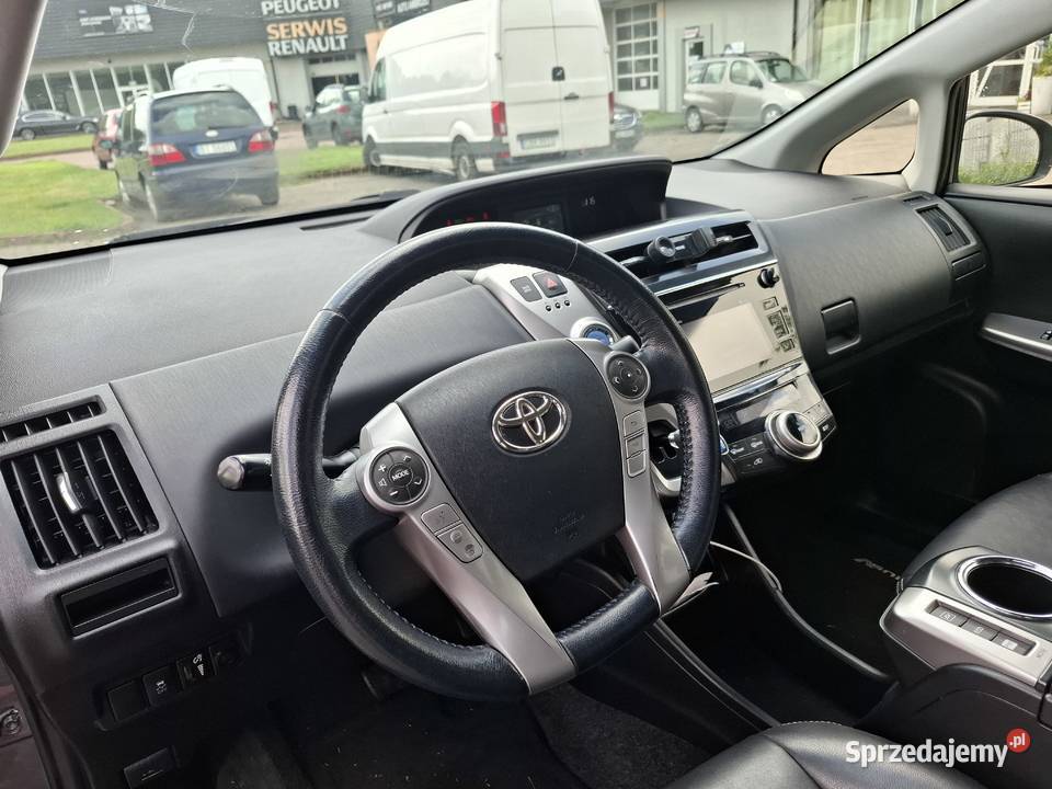 Toyota Prius V 2015 przebieg 236 radio Wasilków