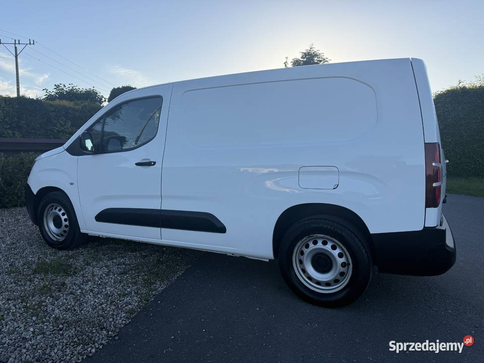 Peugeot Partner LONG wersja PREMIUM salon FV23 1500cm3