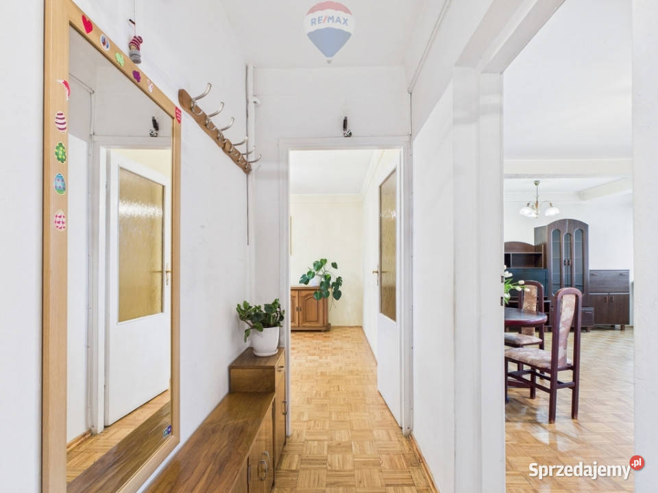 4 pokoje 2 balkony piwnica rodziny