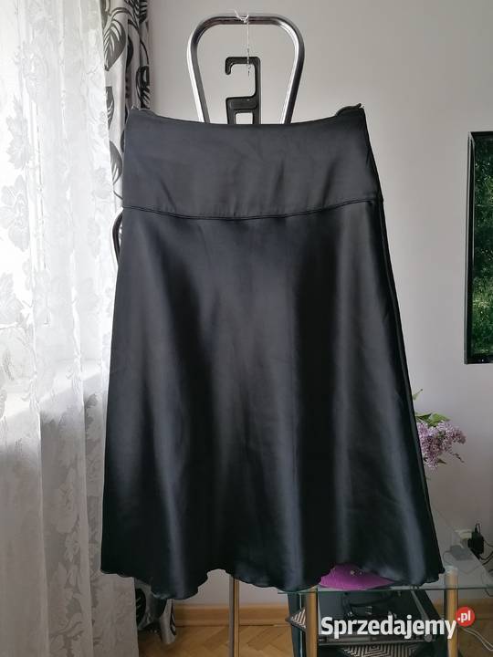 ROZKLOSZOWANA DŁUGA CZARNA SPÓDNICA Z WYSOKIM Łódź