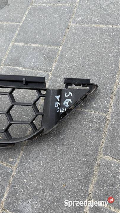 Kratka zderzaka Volvo s60 v60 atrapa 31383148 Radom sprzedam
