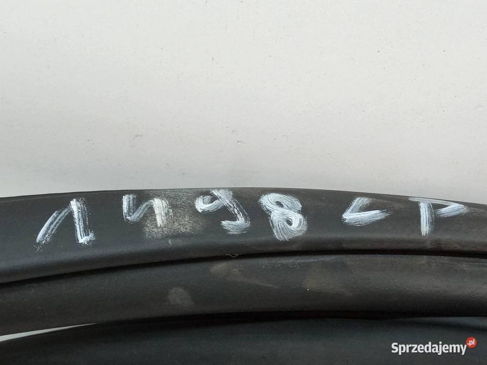 USZCZELKA DRZWI LEWY PRZÓD KAROSERYJNA Audi A6 V osobowe