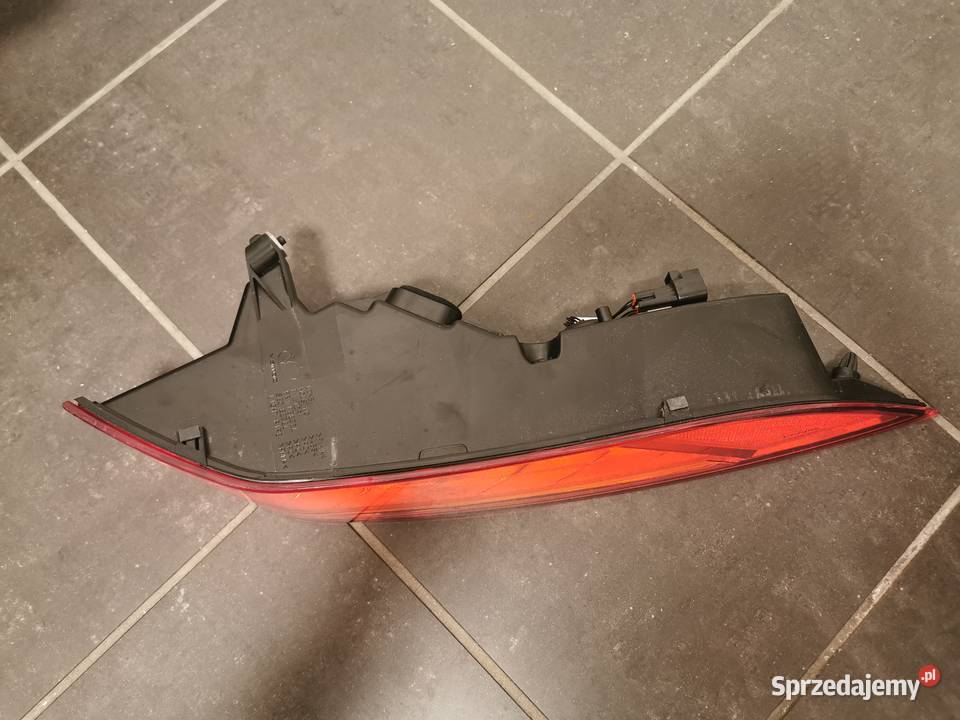 LAMPA TYŁ PRAWA TYLNA JAGUAR FPACE X761 osobowe dolnośląskie