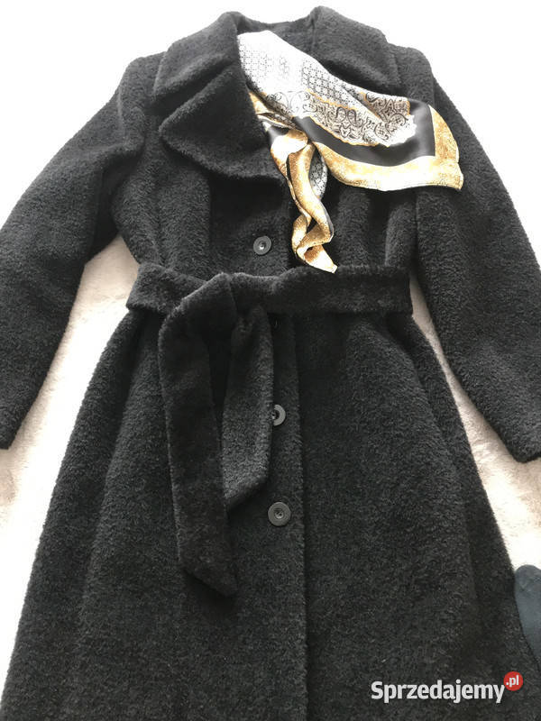 Ekskluzywny Płaszcz z Czarnej Wełny Idealny czarny Pszczyna