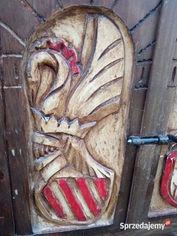 Ręcznie rzeźbiona drewniana komoda pomorskie Chojnice