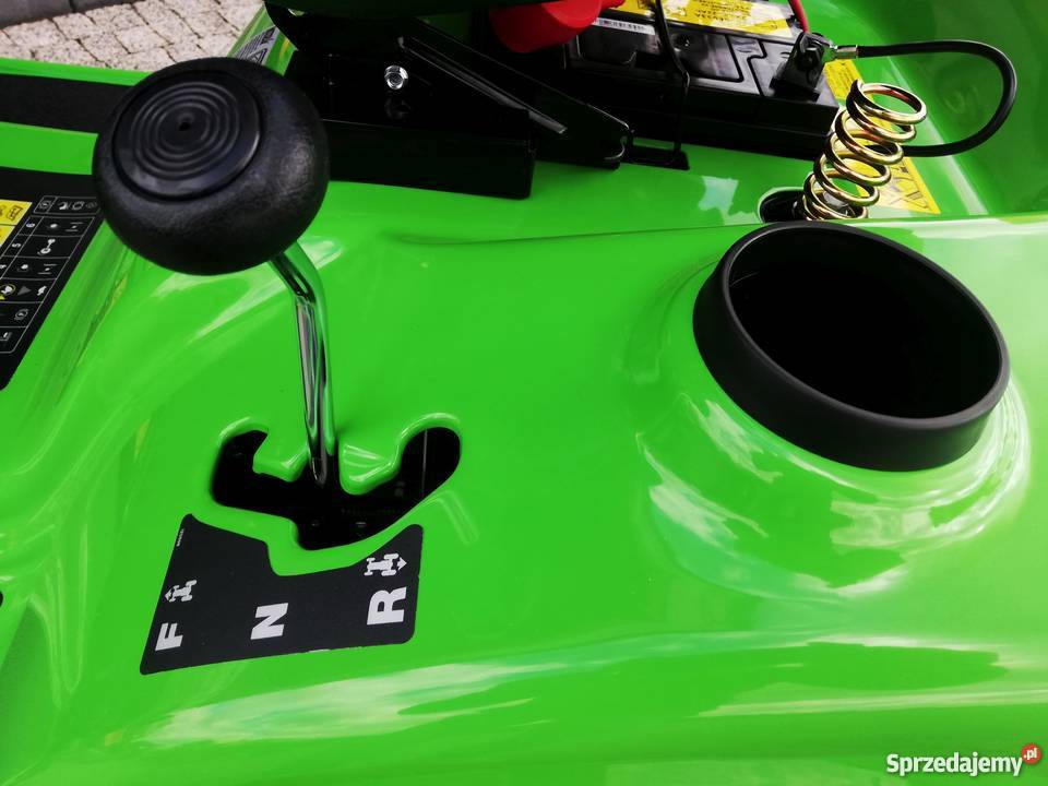 Traktor ogrodowy MasterCut 92 16 silnik Narzędzia