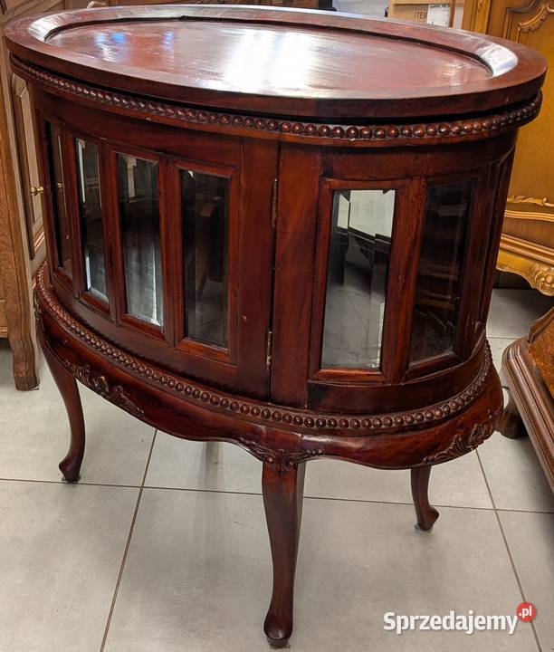 ładny barek z fazowanymi szybkamility