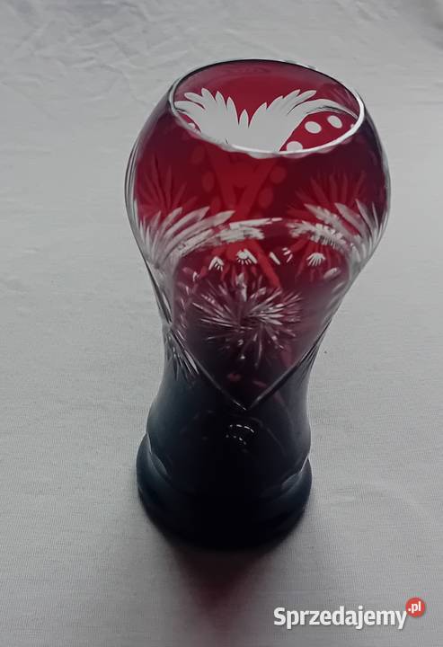 Rubinowy ręcznie szlifowany wazon kryształowy wielkopolskie Koźminek