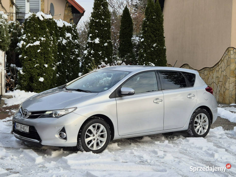 Toyota Auris 2013r 16B 133 Bogata Piękna Stan możliwa zamiana Radom