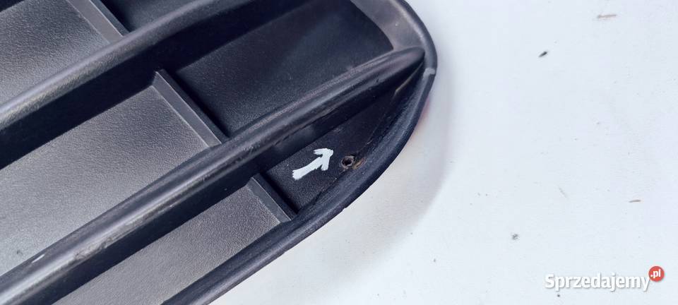 KRATKA ZDERZAKA PRAWA AUDI A4 B8 8KD807682 Przystajń
