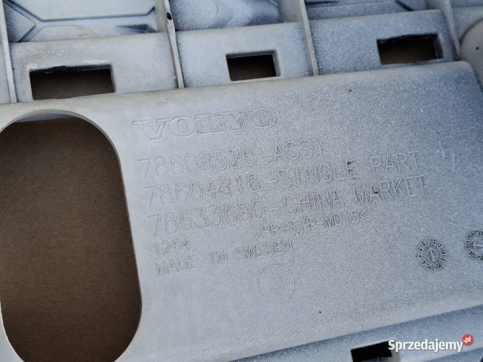 VOLVO FM3 FMX GRILL ATRAPA DOLNA KRATKA PRZÓD Bieleń sprzedam