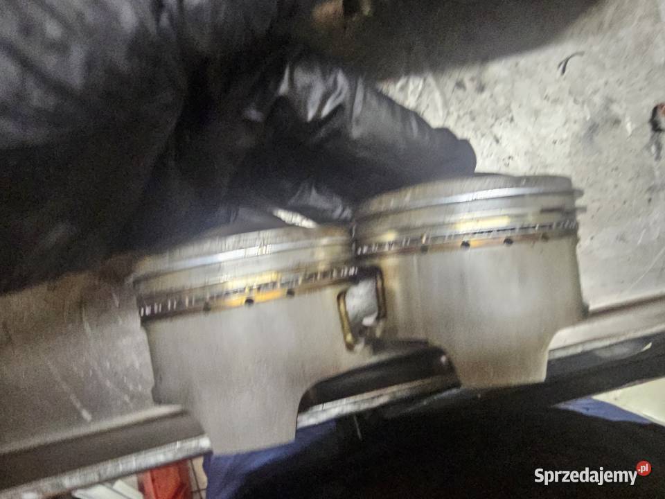 Suzuki GS 500 cylinder cylindry tłoki tłok GS500 Jelenia Góra sprzedam