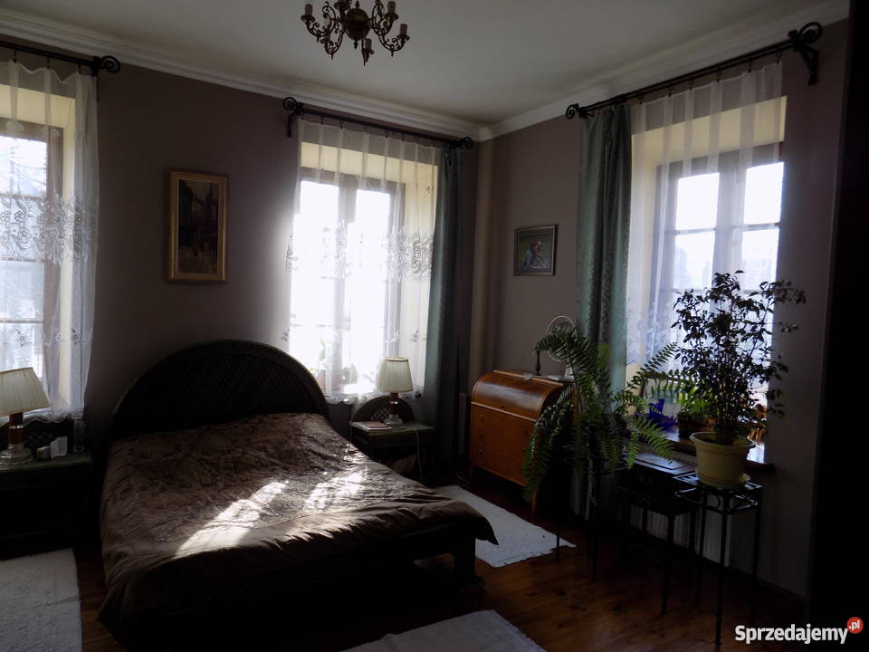 Zabytkowy dworek Rok budowy 1710 Domy Kąty sprzedam