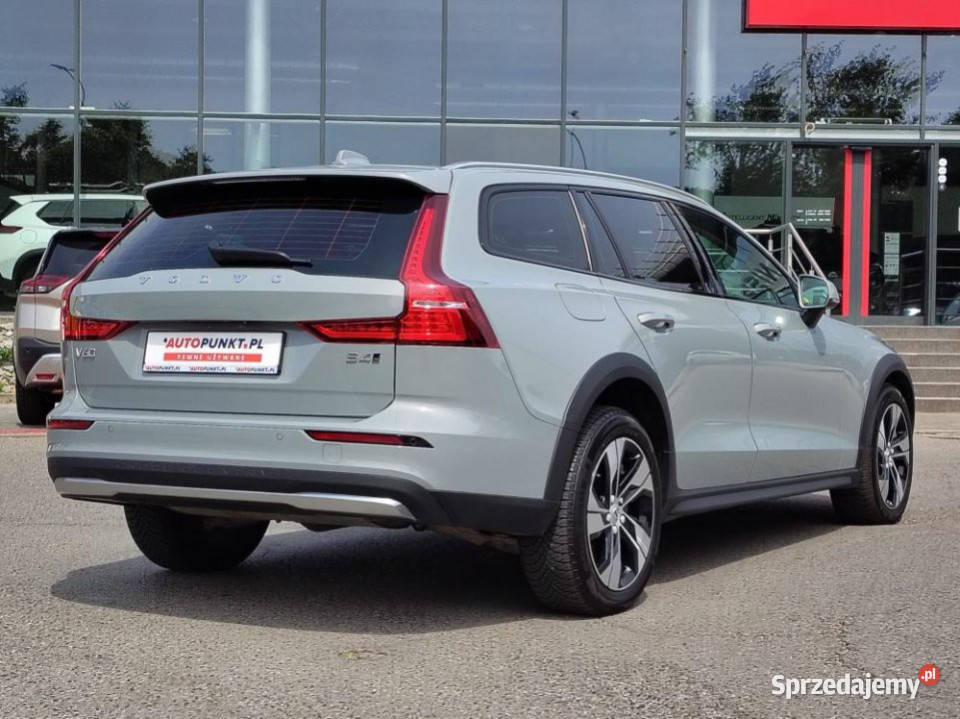 Volvo V60 Cross Country 2024r Carplay Podgrz małopolskie