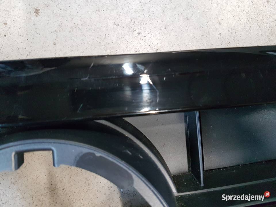 VW TOUAREG III R LINE ATRAPA GRILL 760853696
