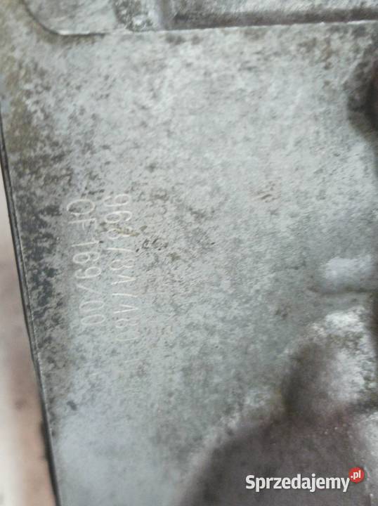 OBUDOWA FILTRA OLEJU 16 E HDI Peugeot Partner II