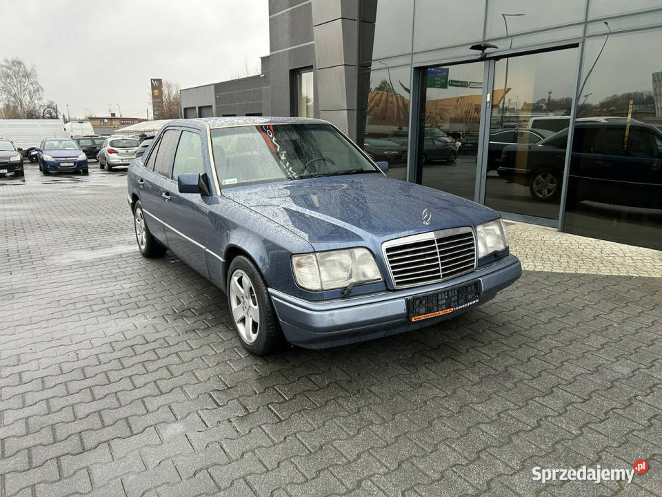 Mercedes E 200 klimatyzacja LPG wspomaganie el elektryczne lusterka Żory