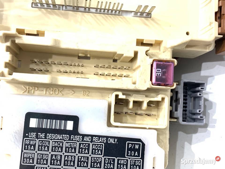 SKRZYNKA BEZPIECZNIKÓW SUZUKI SX4 Hatchback 19 osobowe