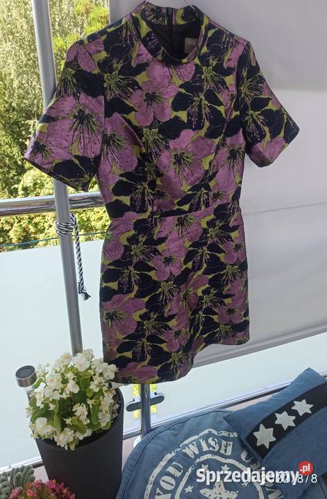 Krótka elegancka sukienka duże kwiaty fiolet Radzyń Podlaski