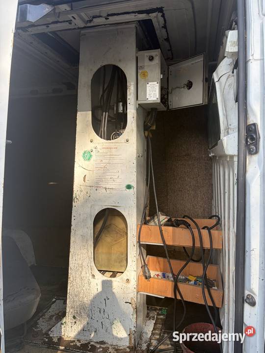 Renault master podnośnik koszowy zwyżka pali Rok produkcji 2008 Samochody dostawcze małopolskie sprzedam