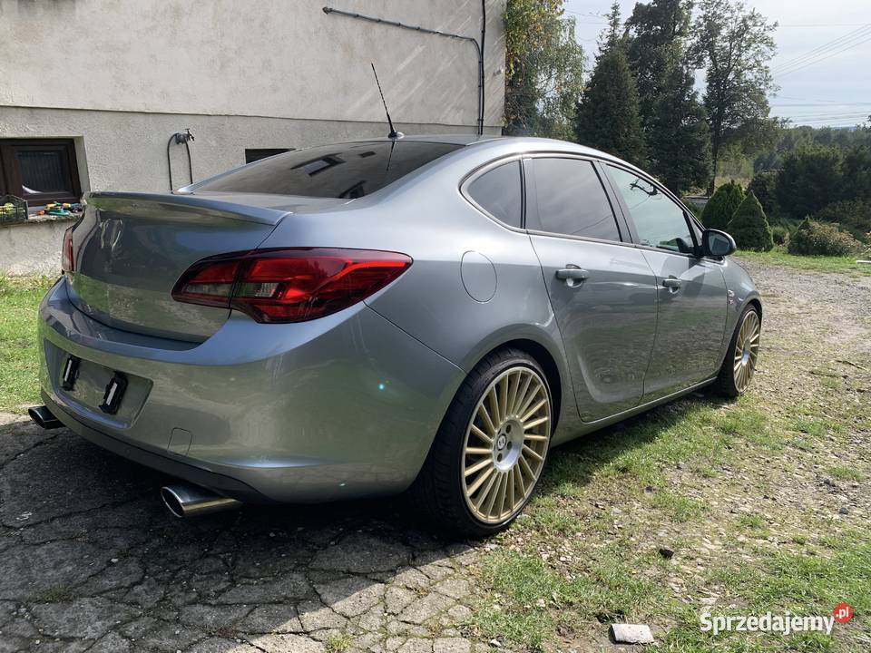 Opel Astra J Sedan 16 Turbo Trzebinia
