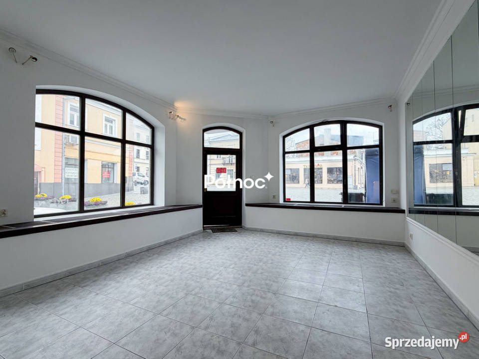 Lokal usługowy na parterze w ścisłym centrum