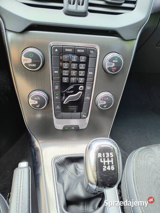 Volvo V40 Mometum 2015r aluminiowe felgi Sulechów
