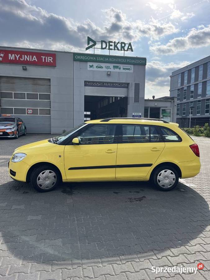 Skoda Fabia Kombi 14 Benzyna 2009 Żółta Faktura małopolskie